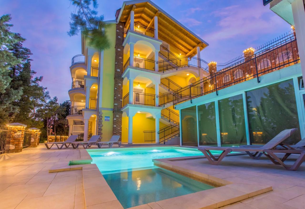 נובי ווינודולסקי Palace Paulina Residence מראה חיצוני תמונה